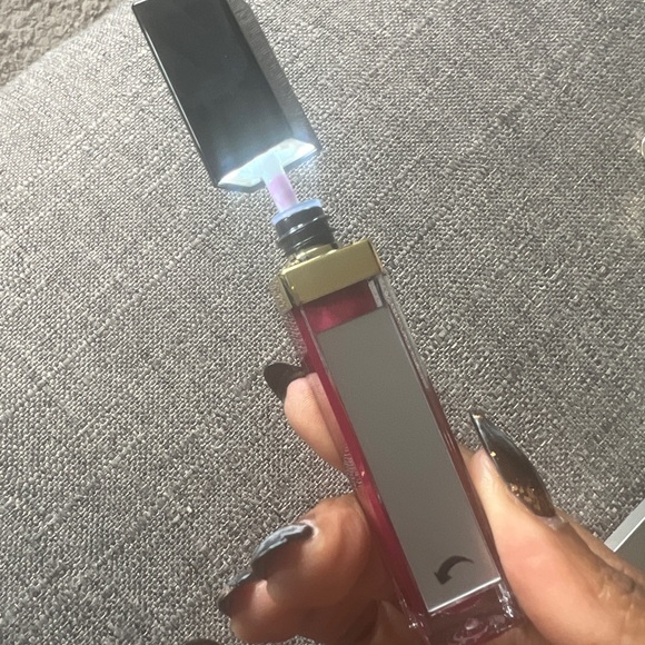 Artistry Light Up Lip Gloss (More Colors!!) - Picture 2 of 5
